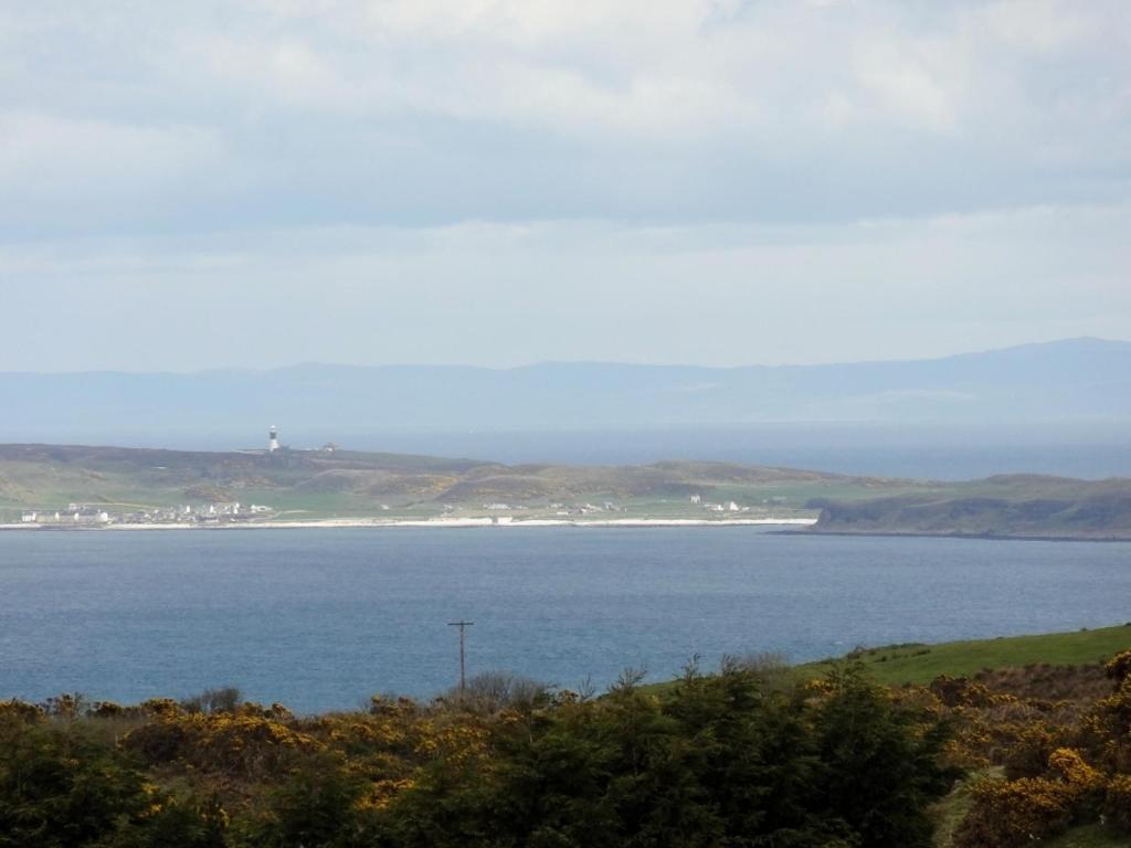Glenmore House Ballycastle Esterno foto