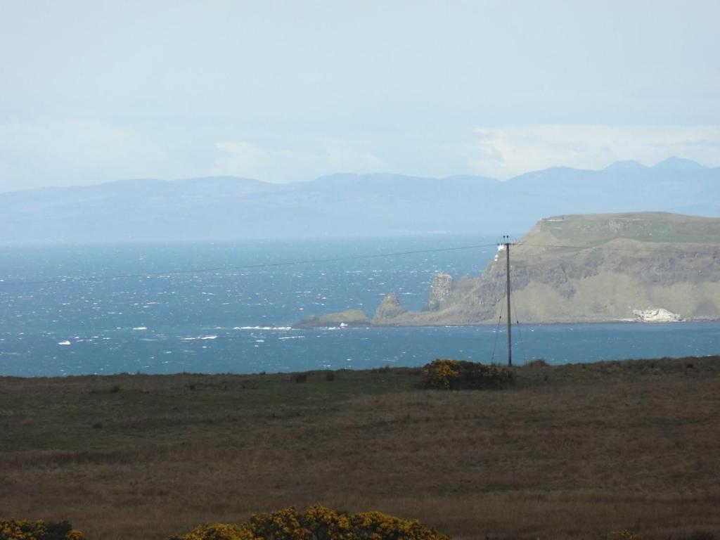 Glenmore House Ballycastle Esterno foto